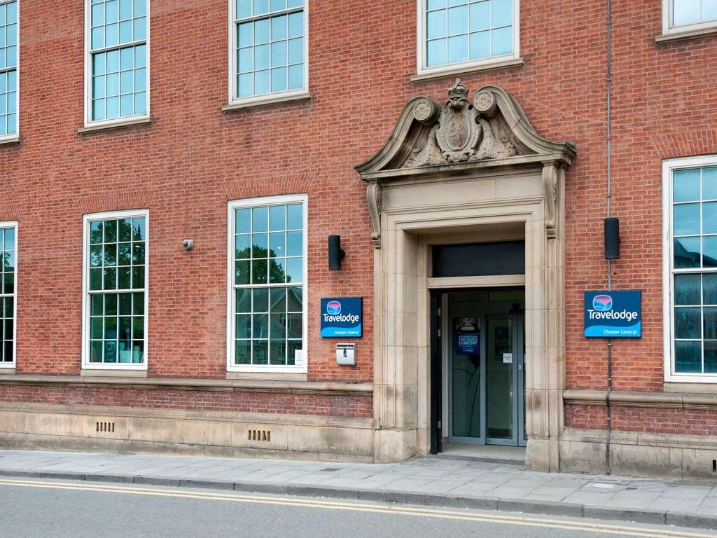 Travelodge Chester Central ภายนอก รูปภาพ